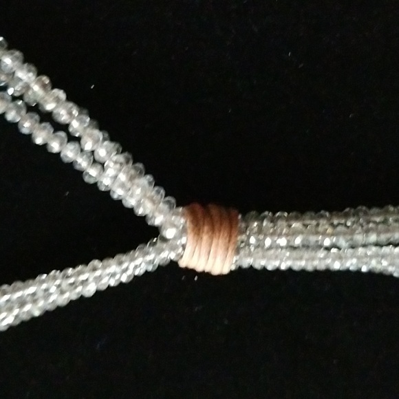 Light gray crystal necklace - Picture 3 of 6